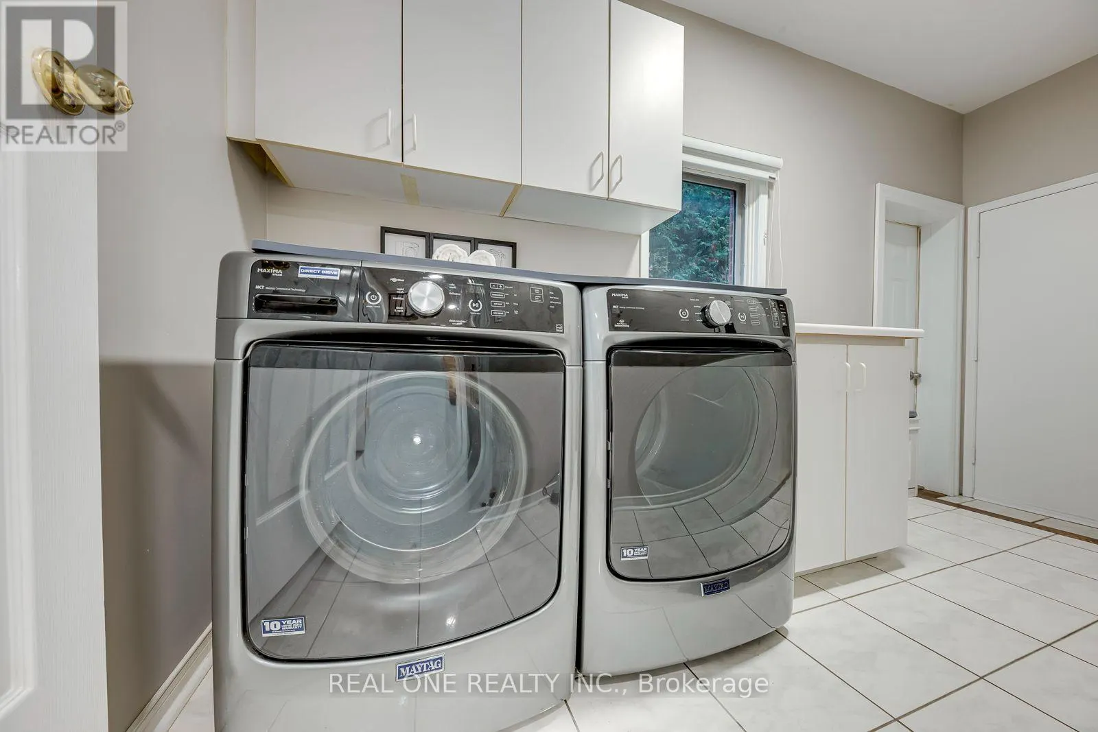 1515 ROSEBANK COURT