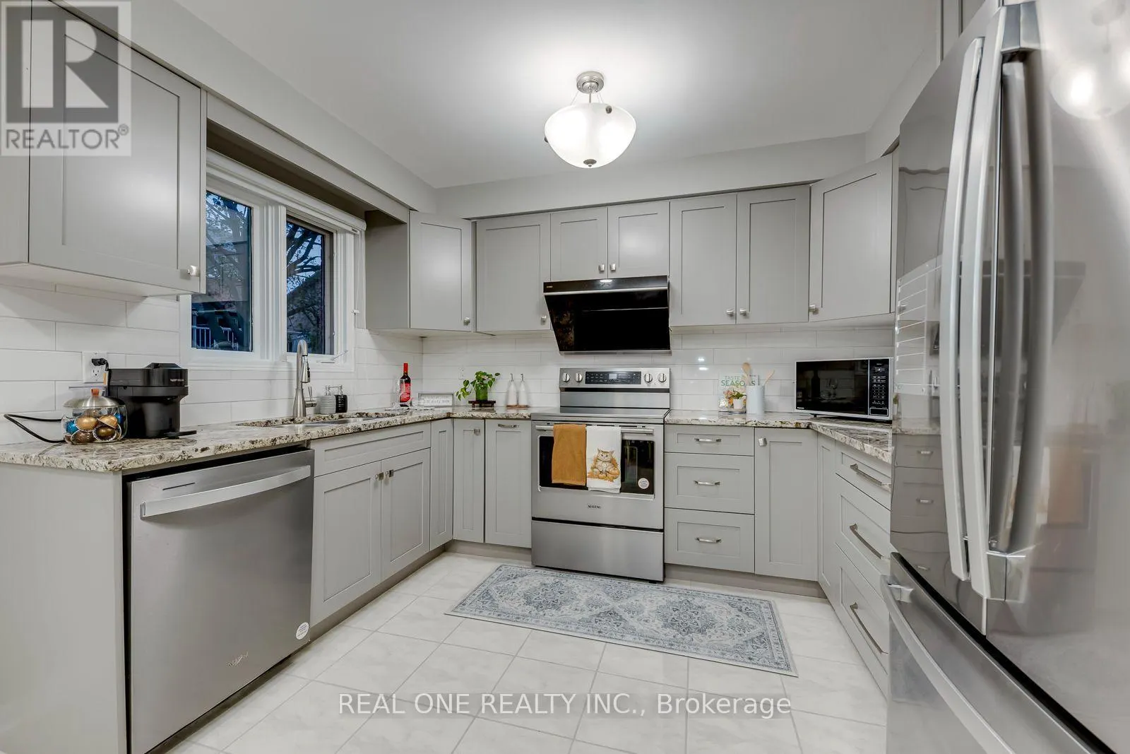 1515 ROSEBANK COURT