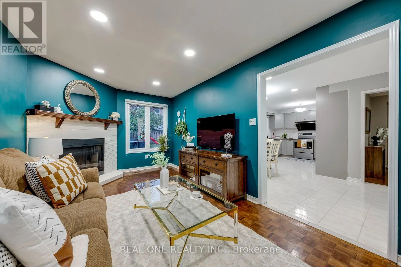 1515 ROSEBANK COURT
