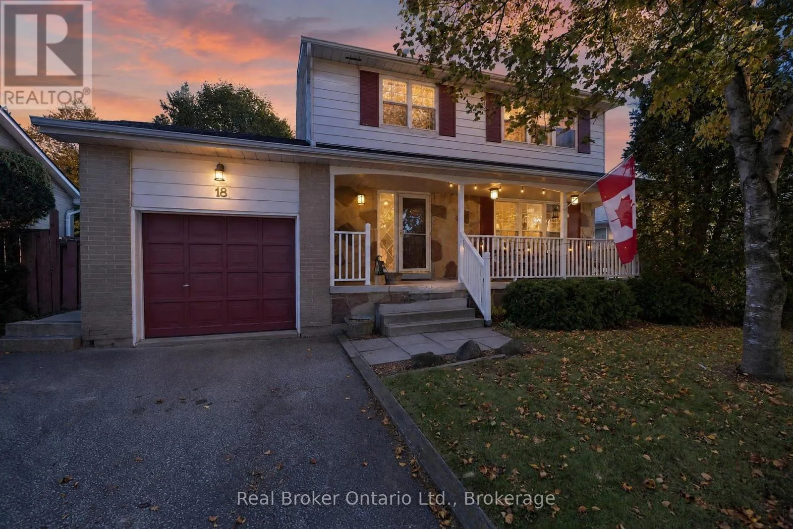 18 KINGSVIEW BOULEVARD E
