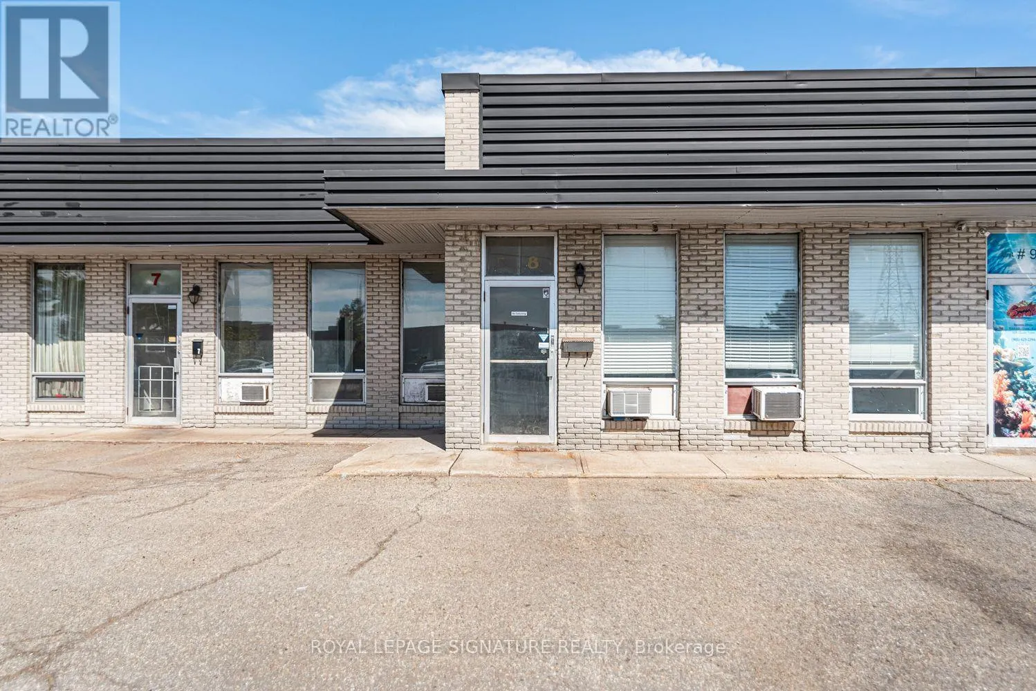 8 - 1260 FEWSTER DRIVE