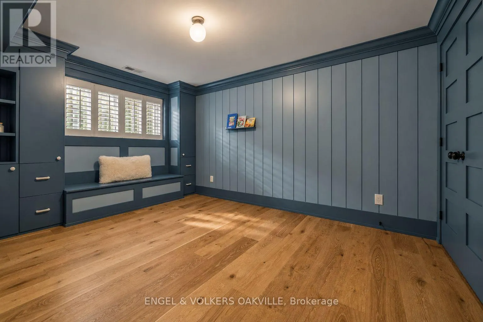330 CAMELOT COURT