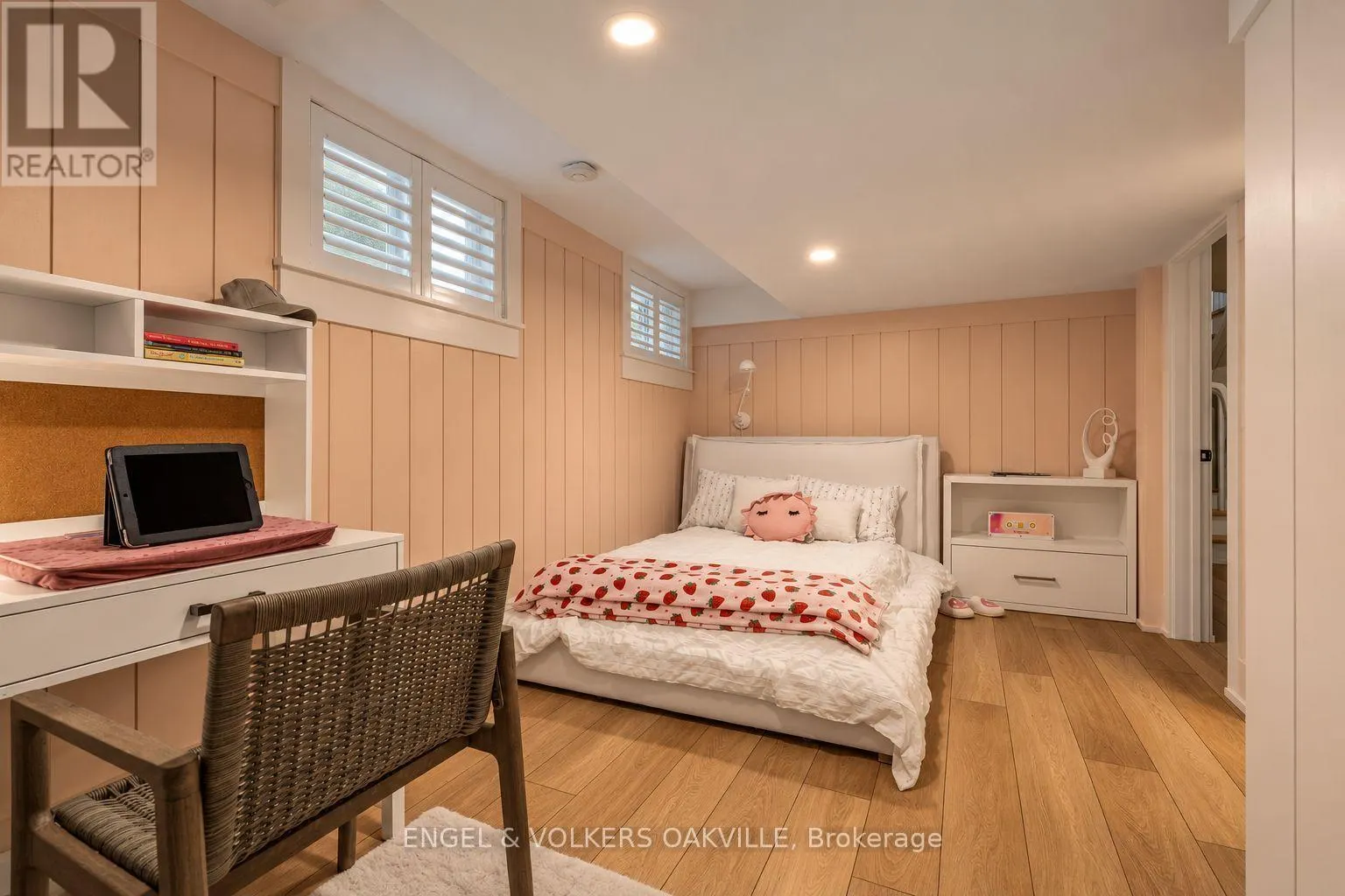 330 CAMELOT COURT