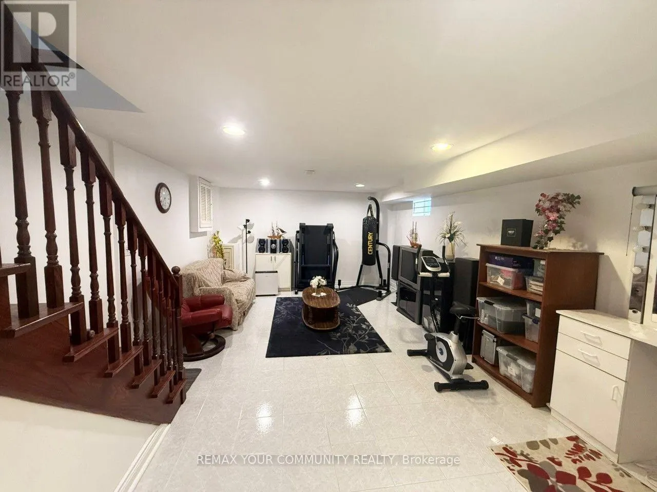32 KIRKNEWTON ROAD