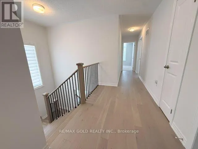 41 TAPSCOTT CRESCENT