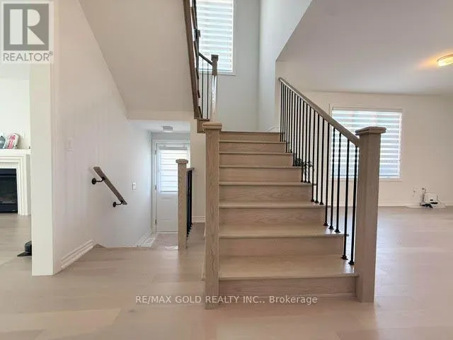 41 TAPSCOTT CRESCENT