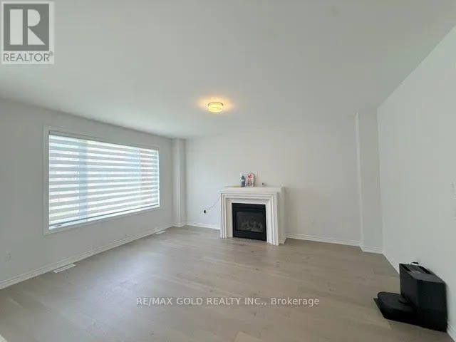 41 TAPSCOTT CRESCENT
