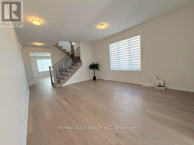 41 TAPSCOTT CRESCENT