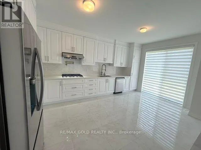 41 TAPSCOTT CRESCENT