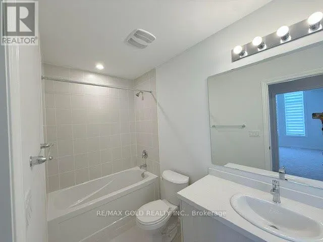 41 TAPSCOTT CRESCENT