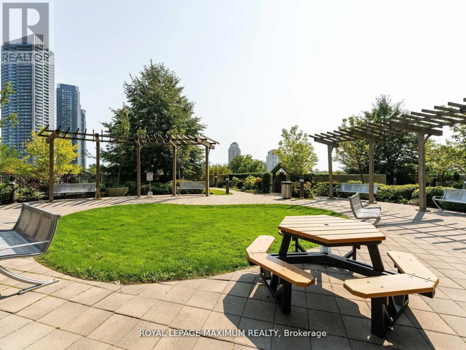 1013 - 155 LEGION ROAD N