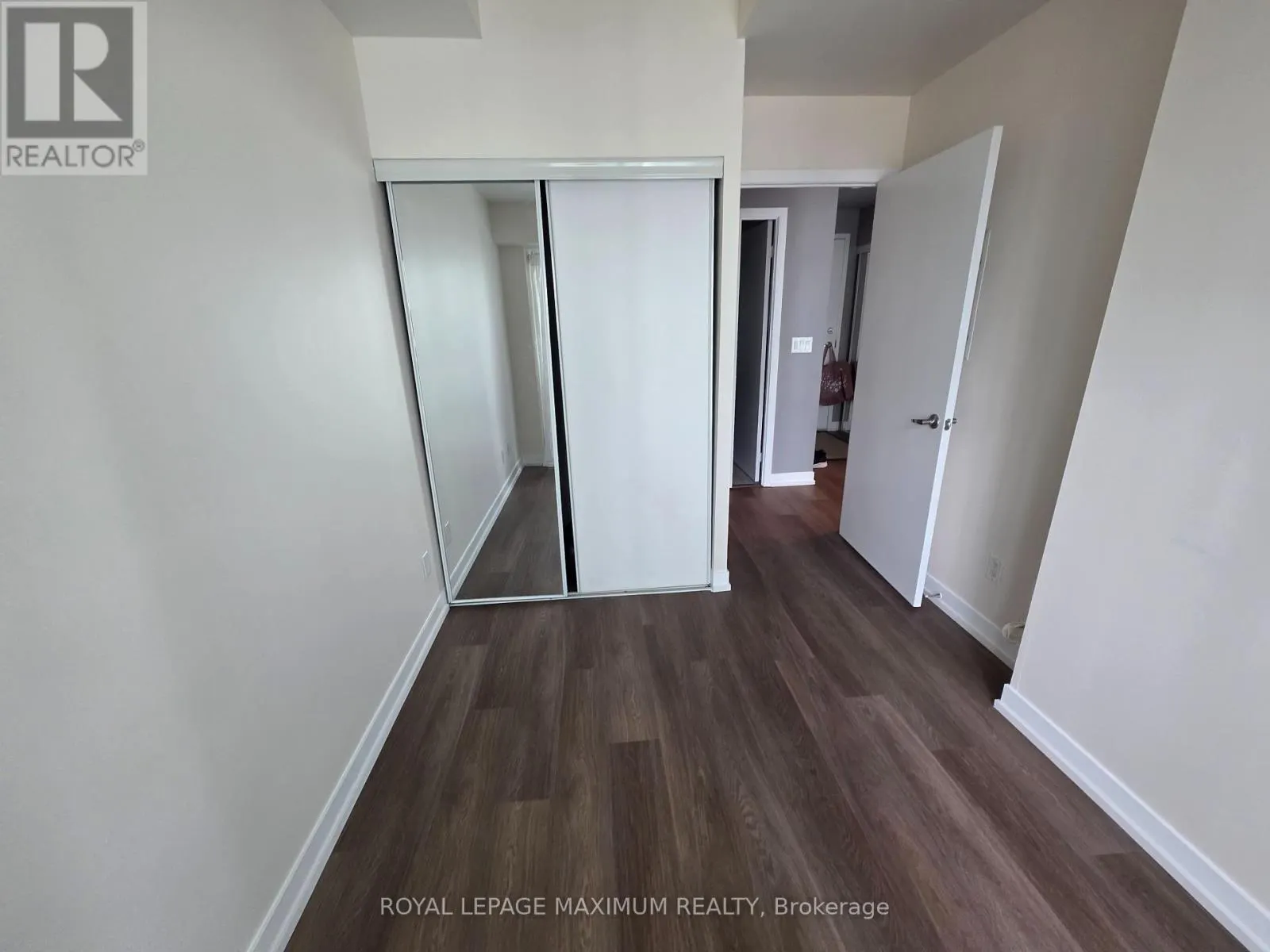 1013 - 155 LEGION ROAD N