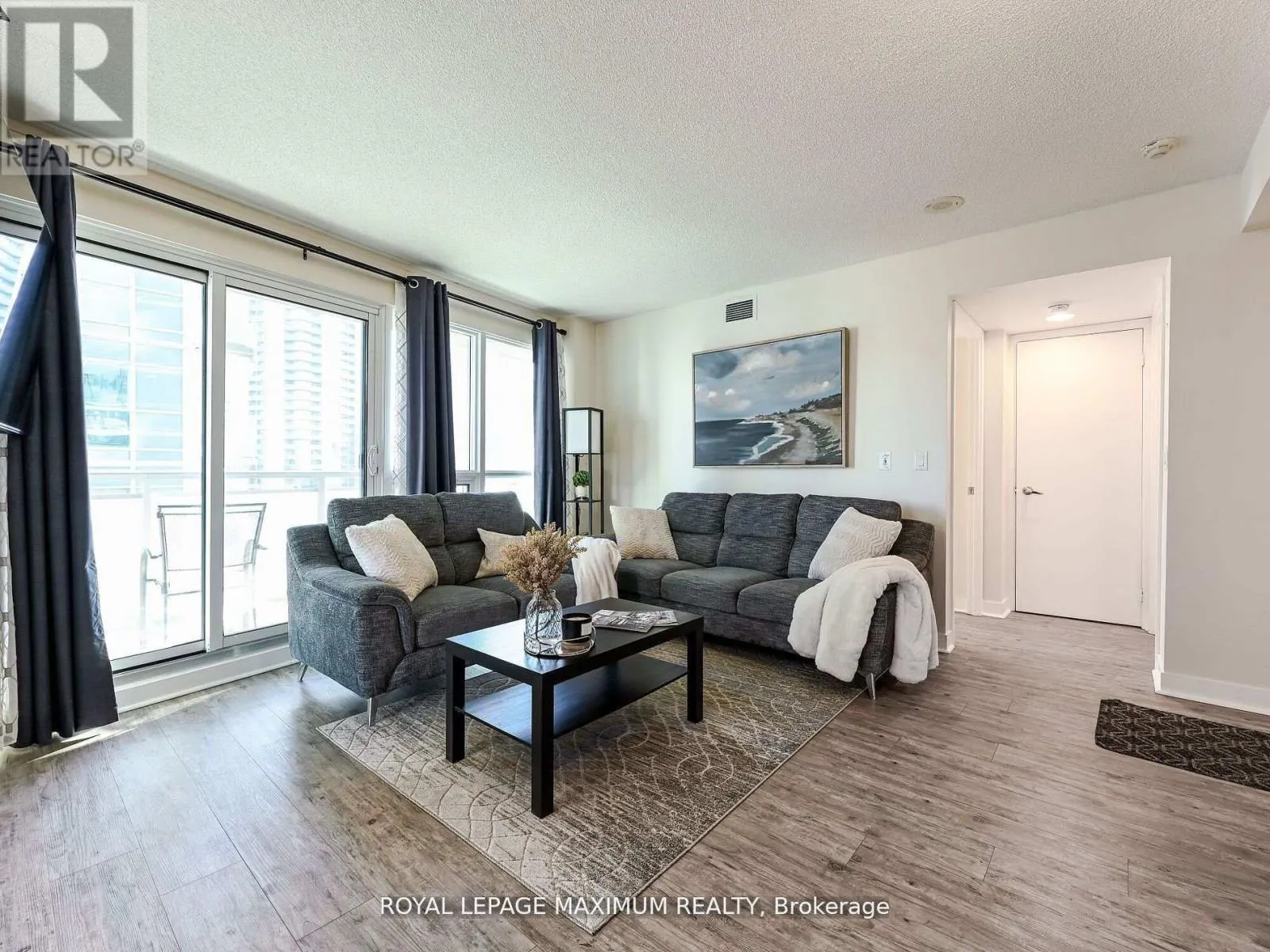 1013 - 155 LEGION ROAD N