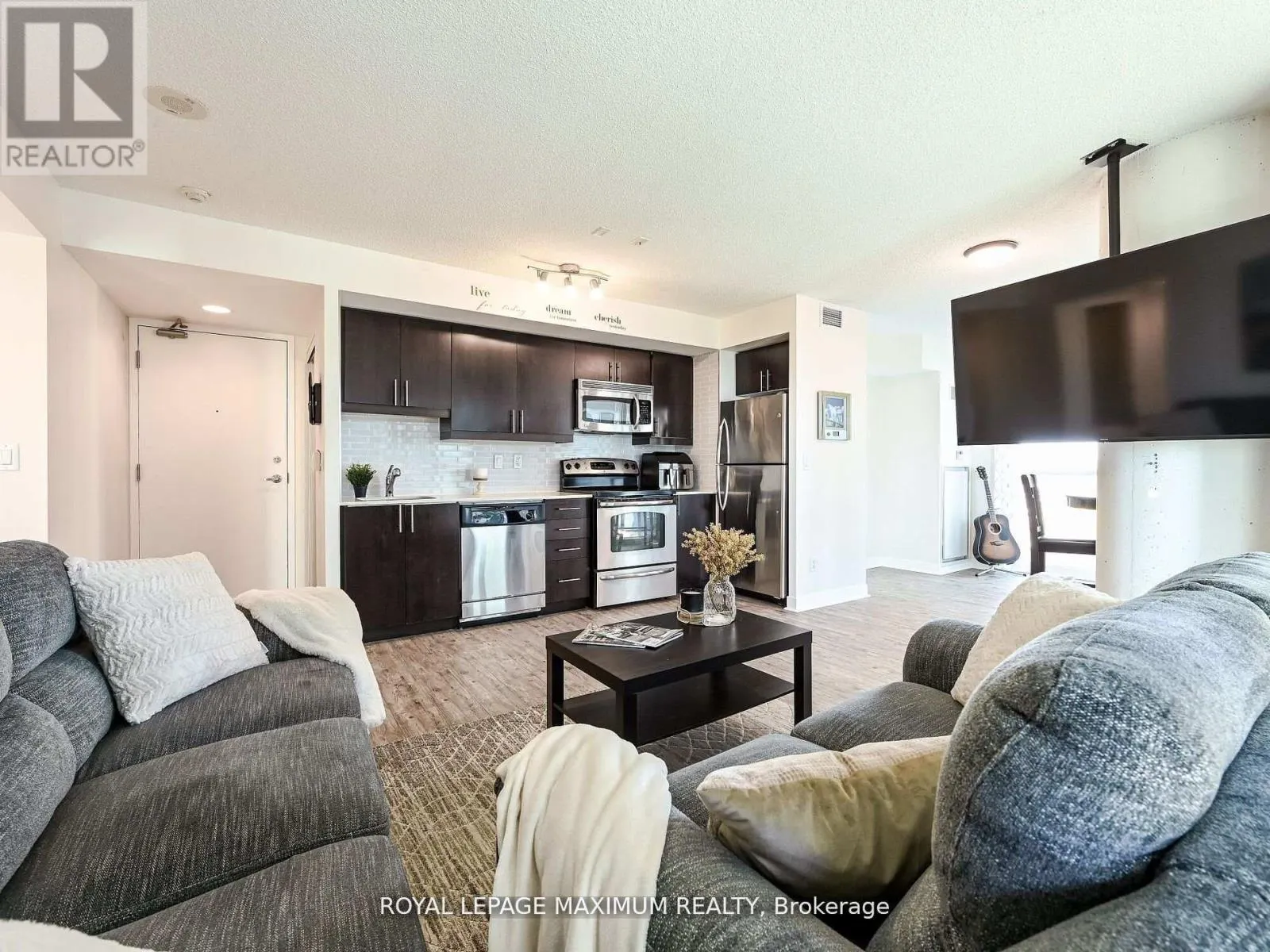 1013 - 155 LEGION ROAD N