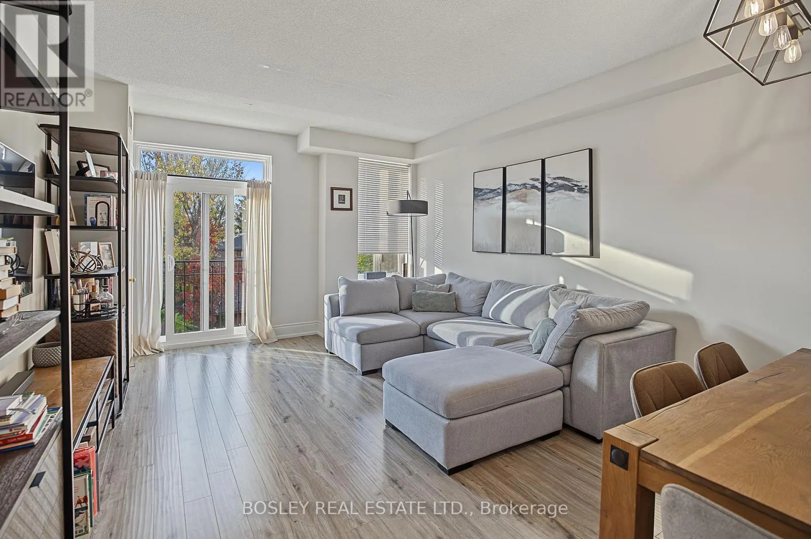 210 - 3531 LAKE SHORE BOULEVARD W