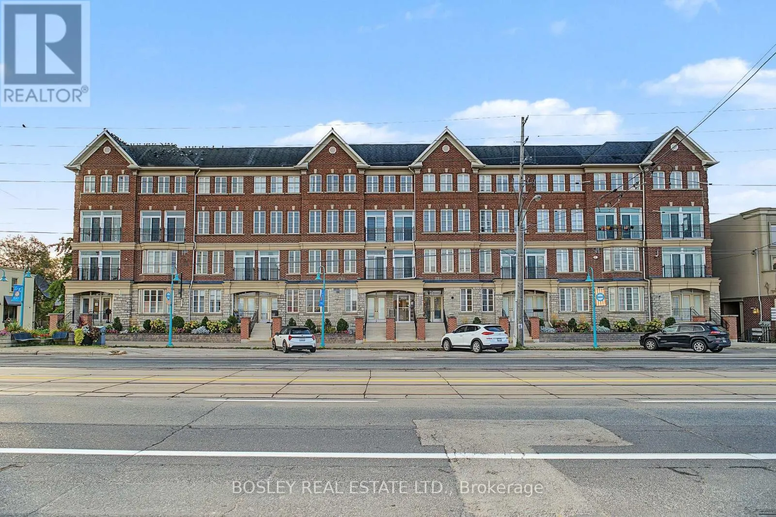 210 - 3531 LAKE SHORE BOULEVARD W