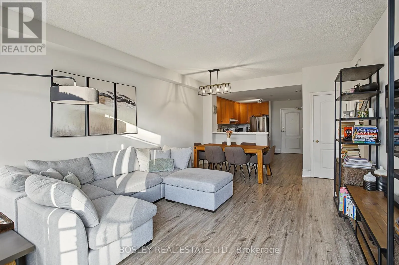 210 - 3531 LAKE SHORE BOULEVARD W