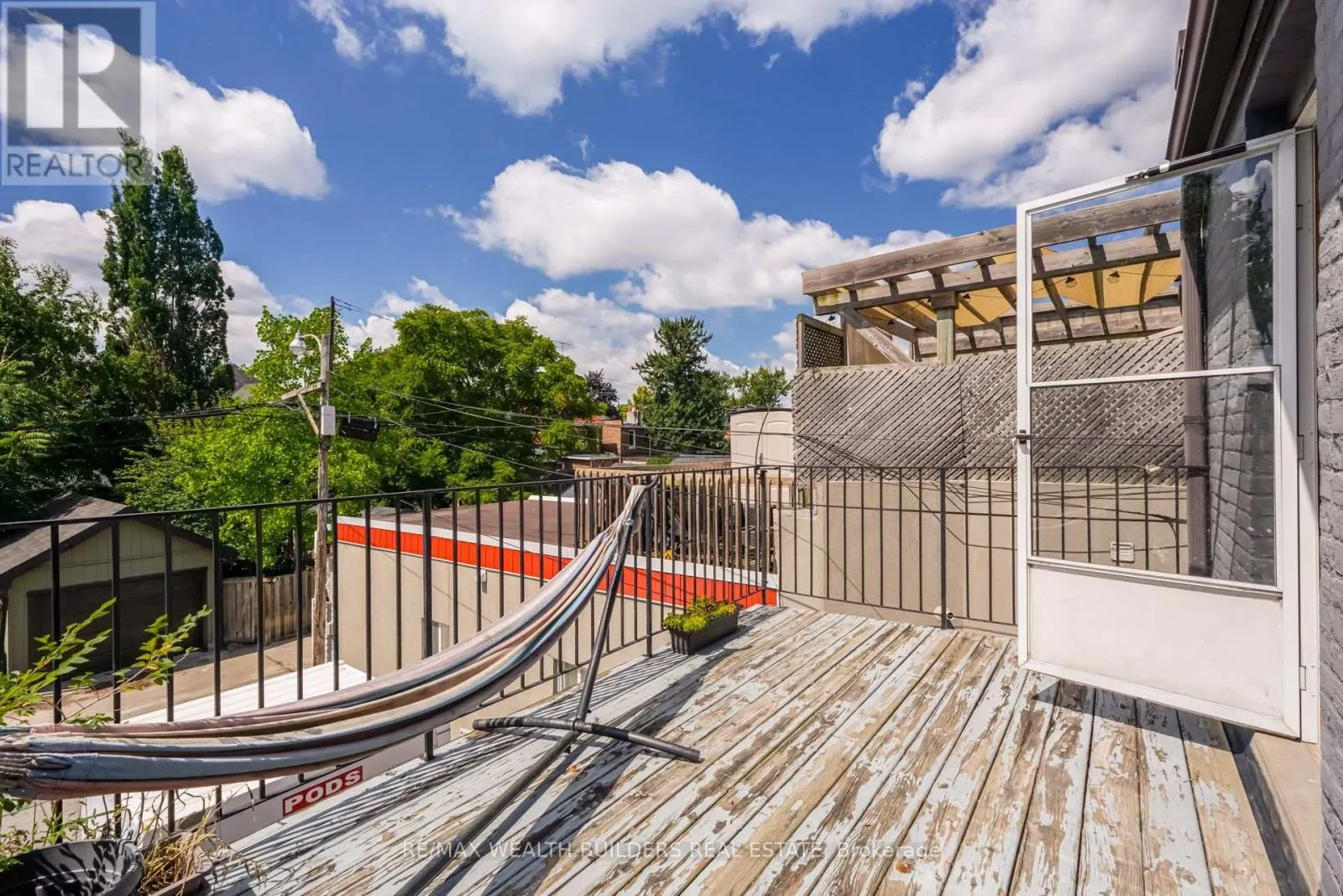 UPPER UNIT 2 - 2443 DUNDAS STREET W