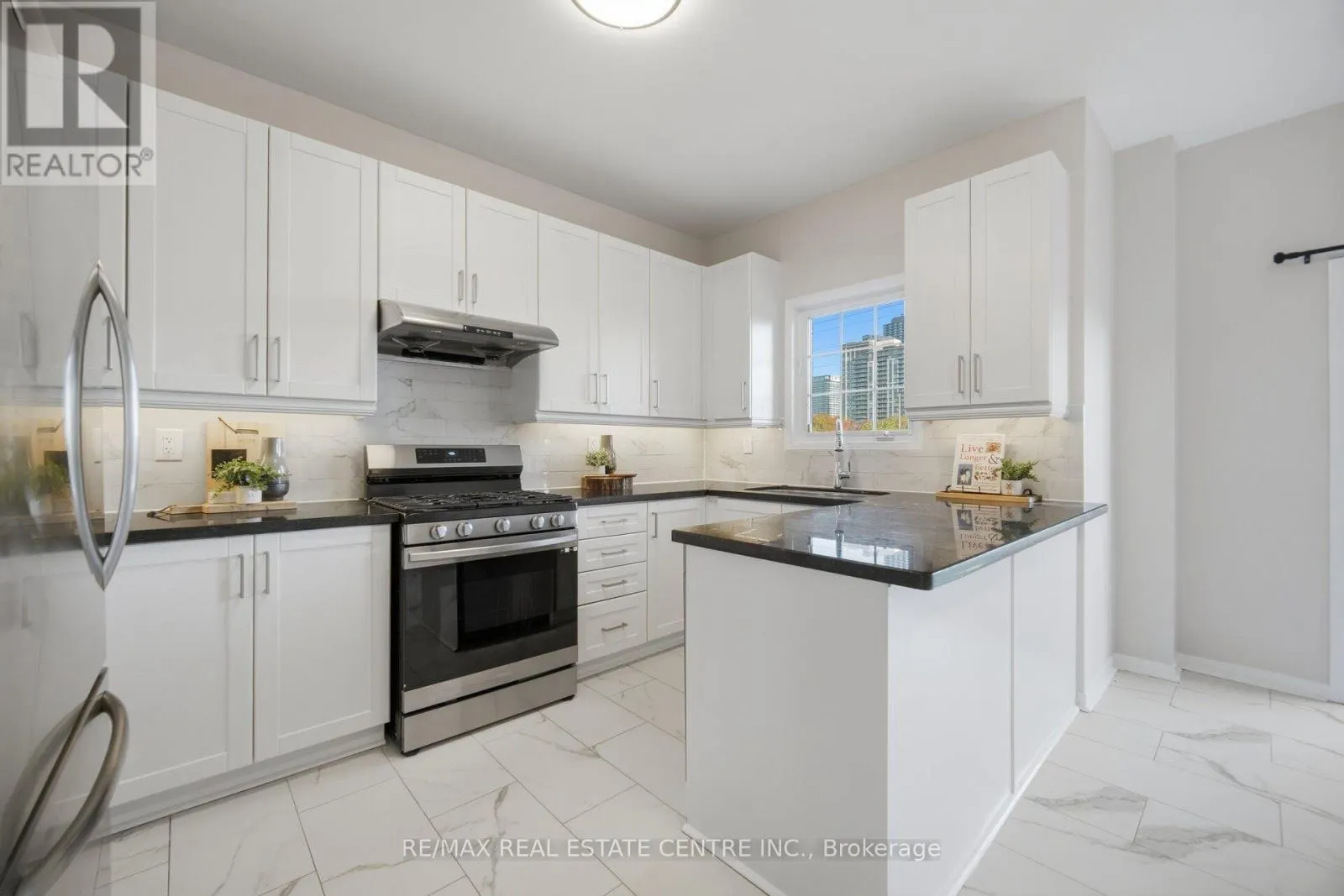 604 ORANGE WALK CRESCENT
