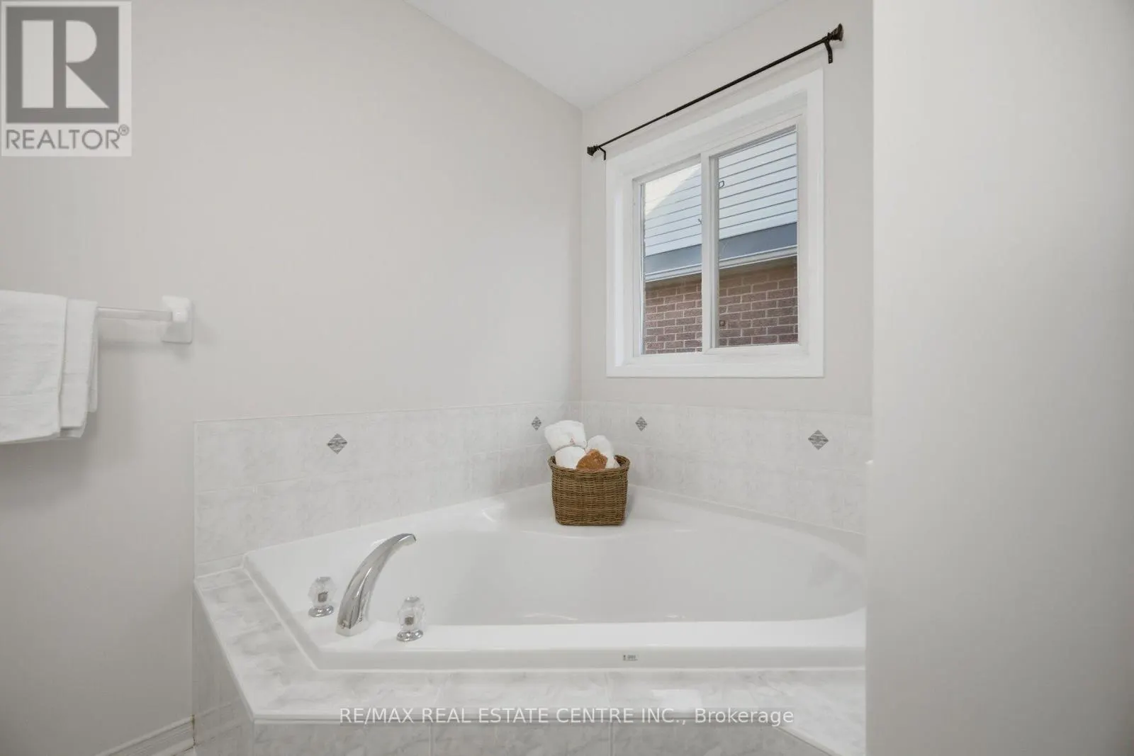 604 ORANGE WALK CRESCENT