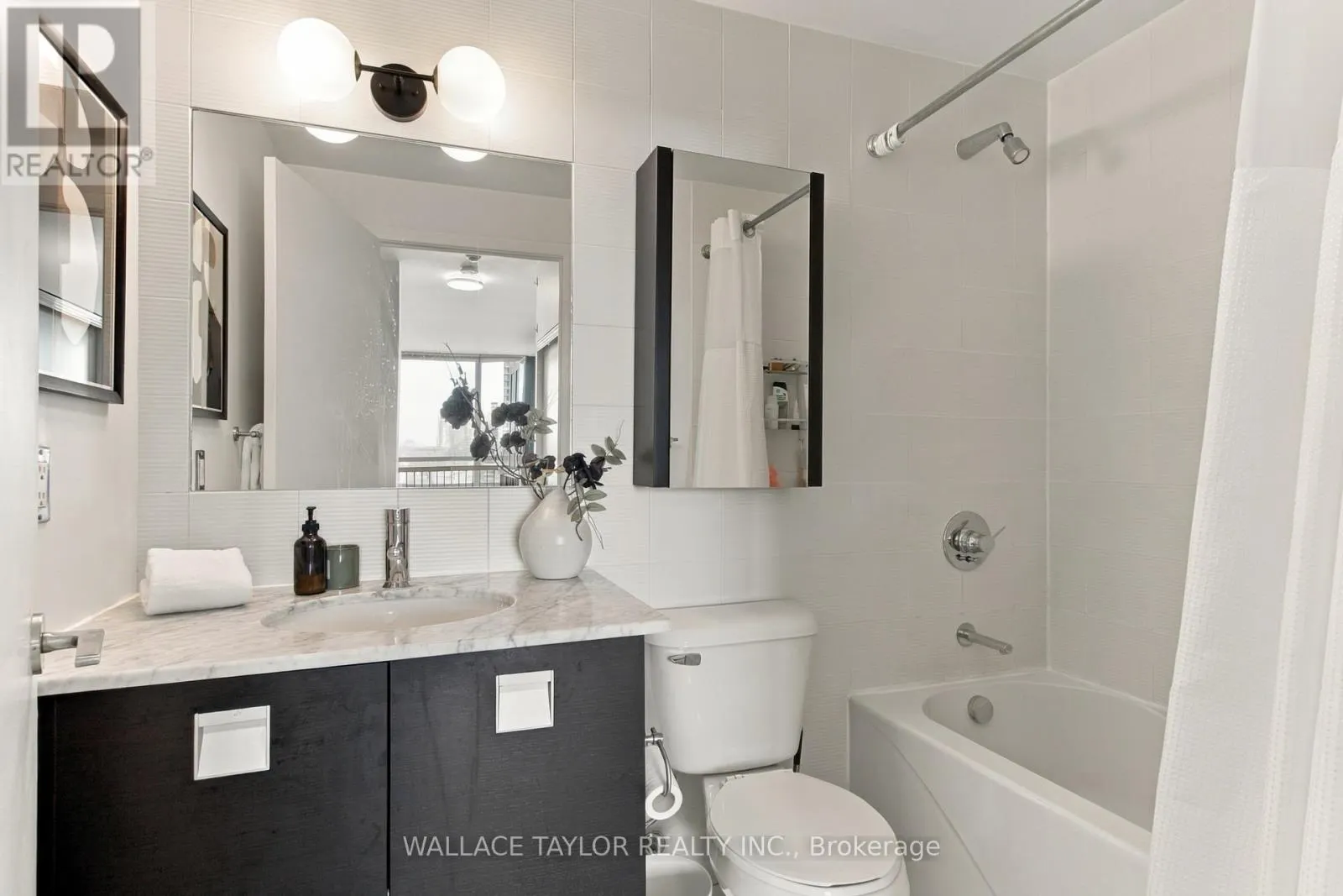 1007 - 3391 BLOOR STREET W
