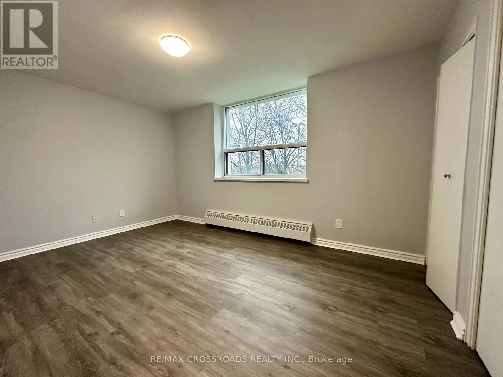 302 - 363 LAKESHORE ROAD E