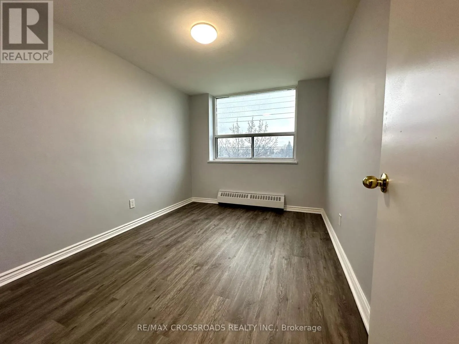 302 - 363 LAKESHORE ROAD E