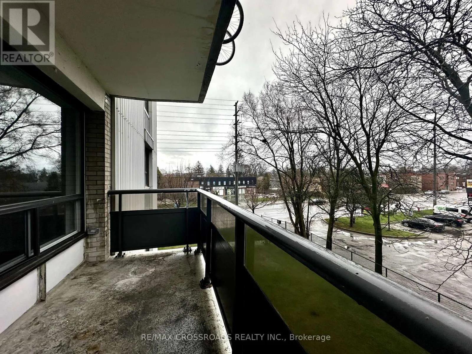 302 - 363 LAKESHORE ROAD E