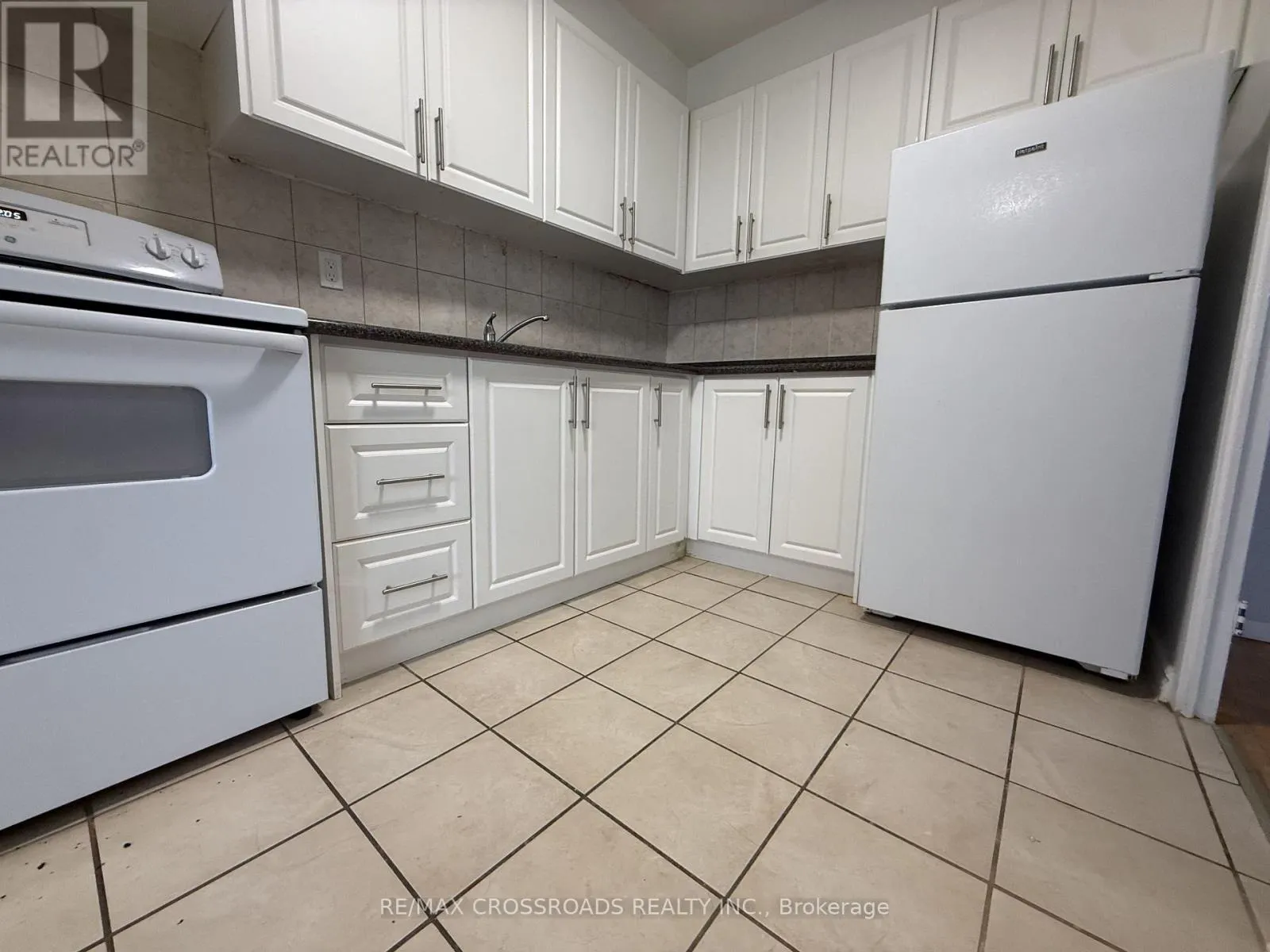 302 - 363 LAKESHORE ROAD E