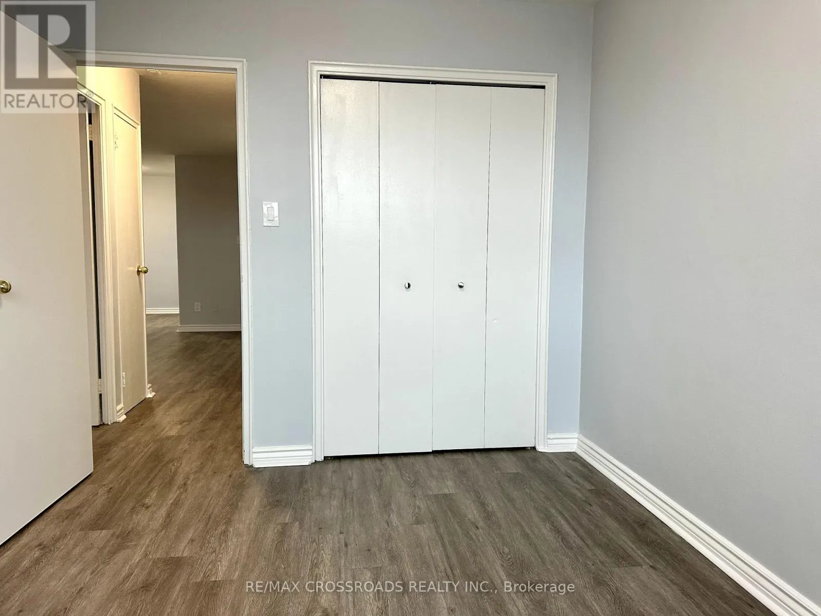 302 - 363 LAKESHORE ROAD E