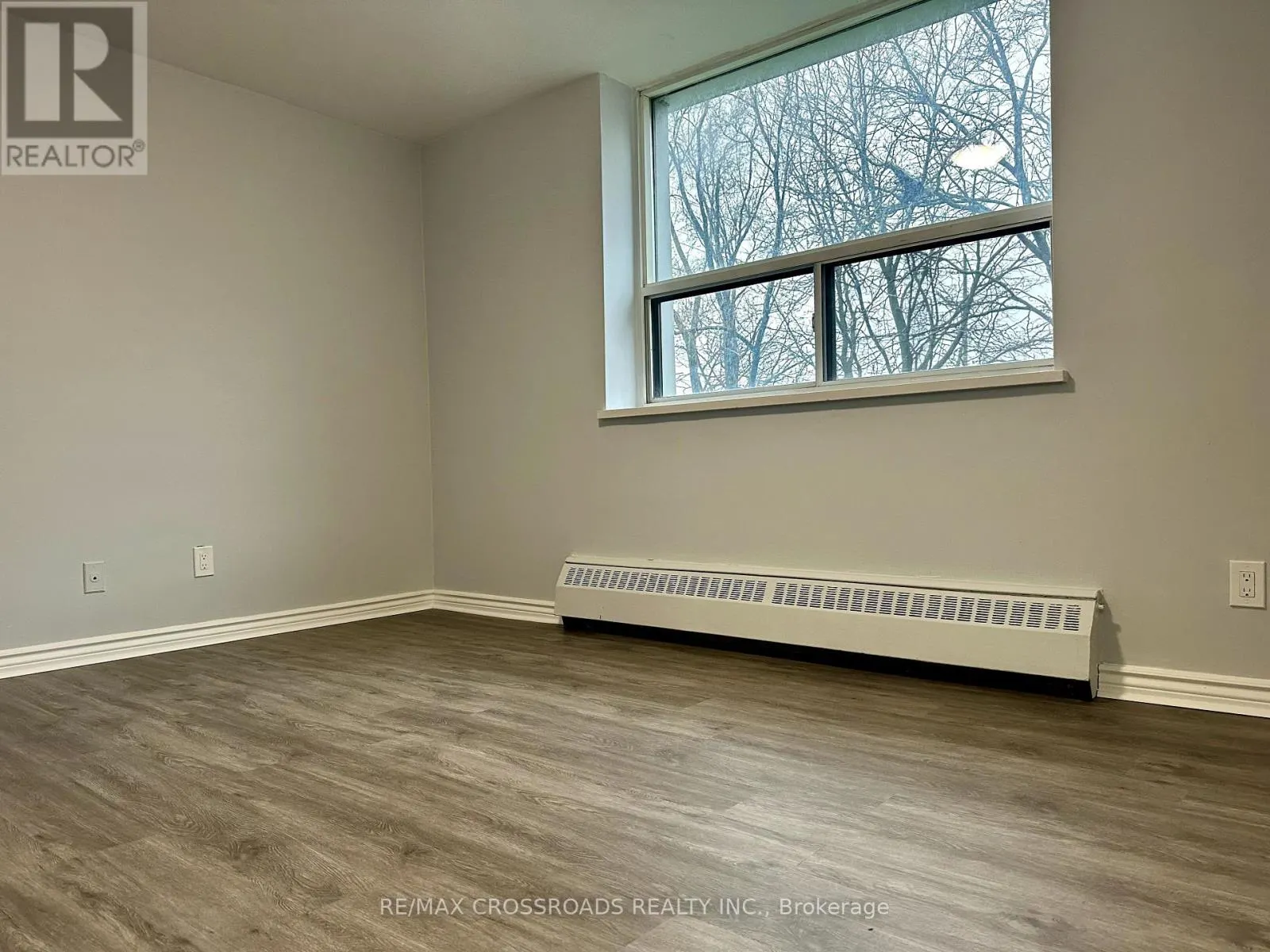 302 - 363 LAKESHORE ROAD E