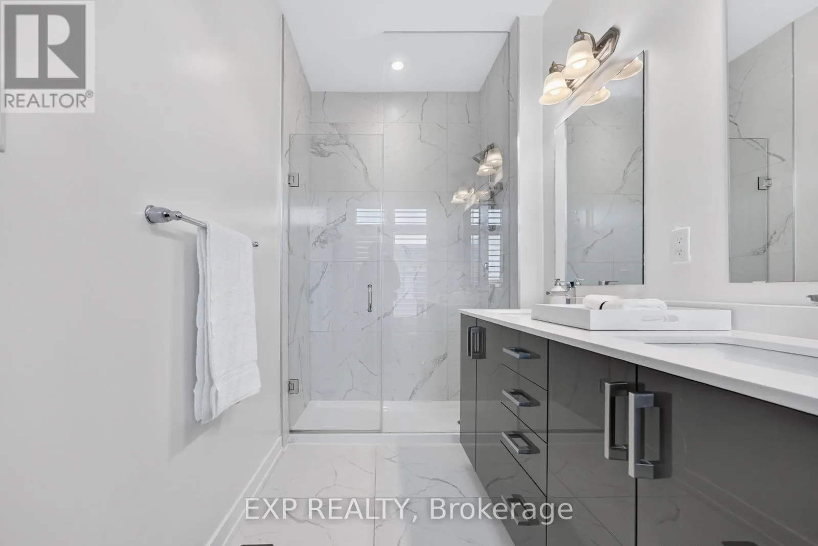 166 LOGANBERRY GATE