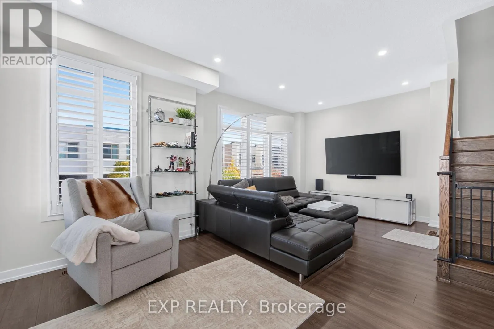 166 LOGANBERRY GATE