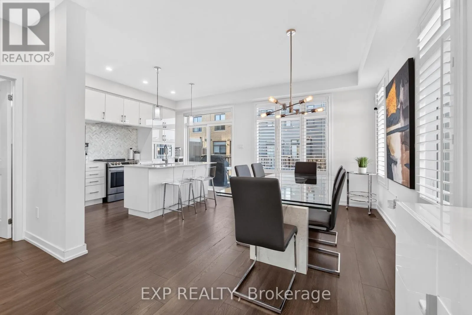 166 LOGANBERRY GATE