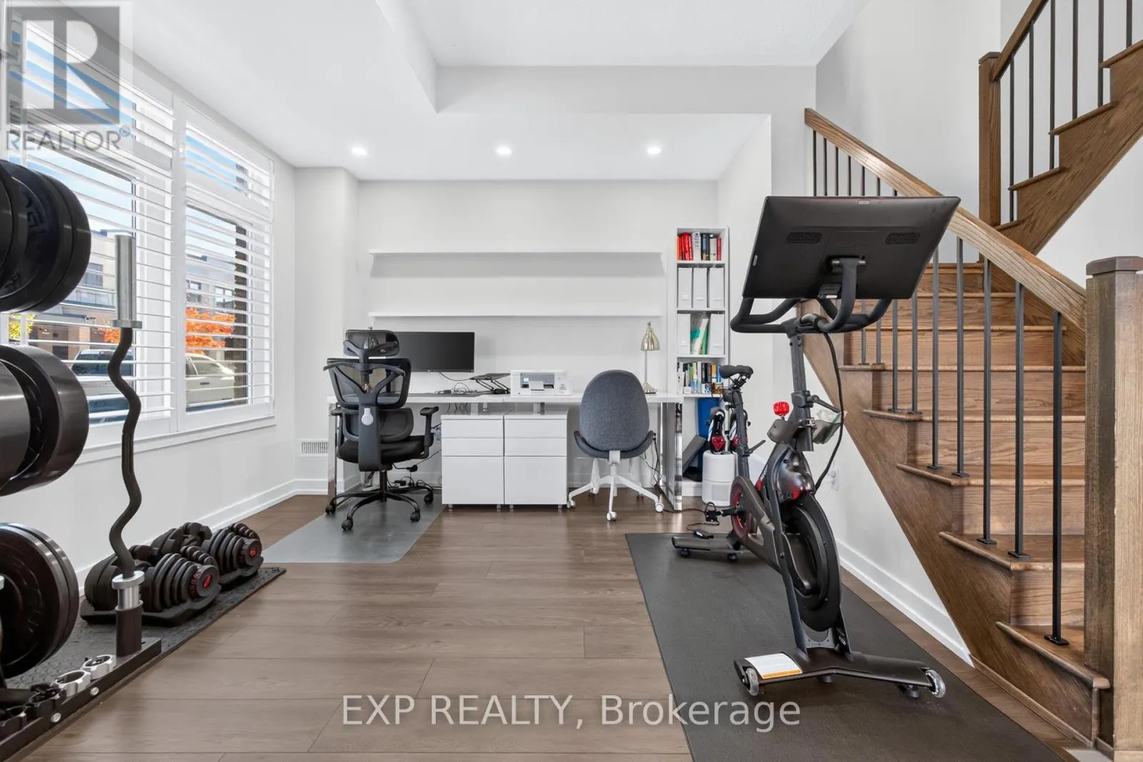 166 LOGANBERRY GATE
