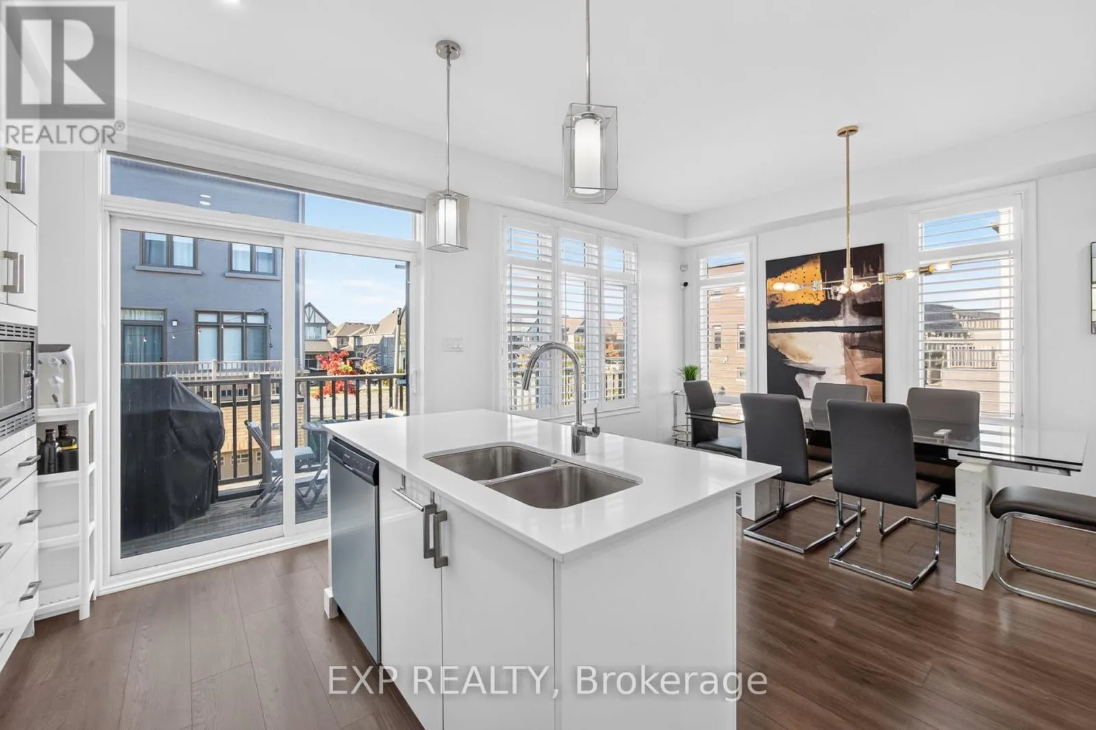 166 LOGANBERRY GATE