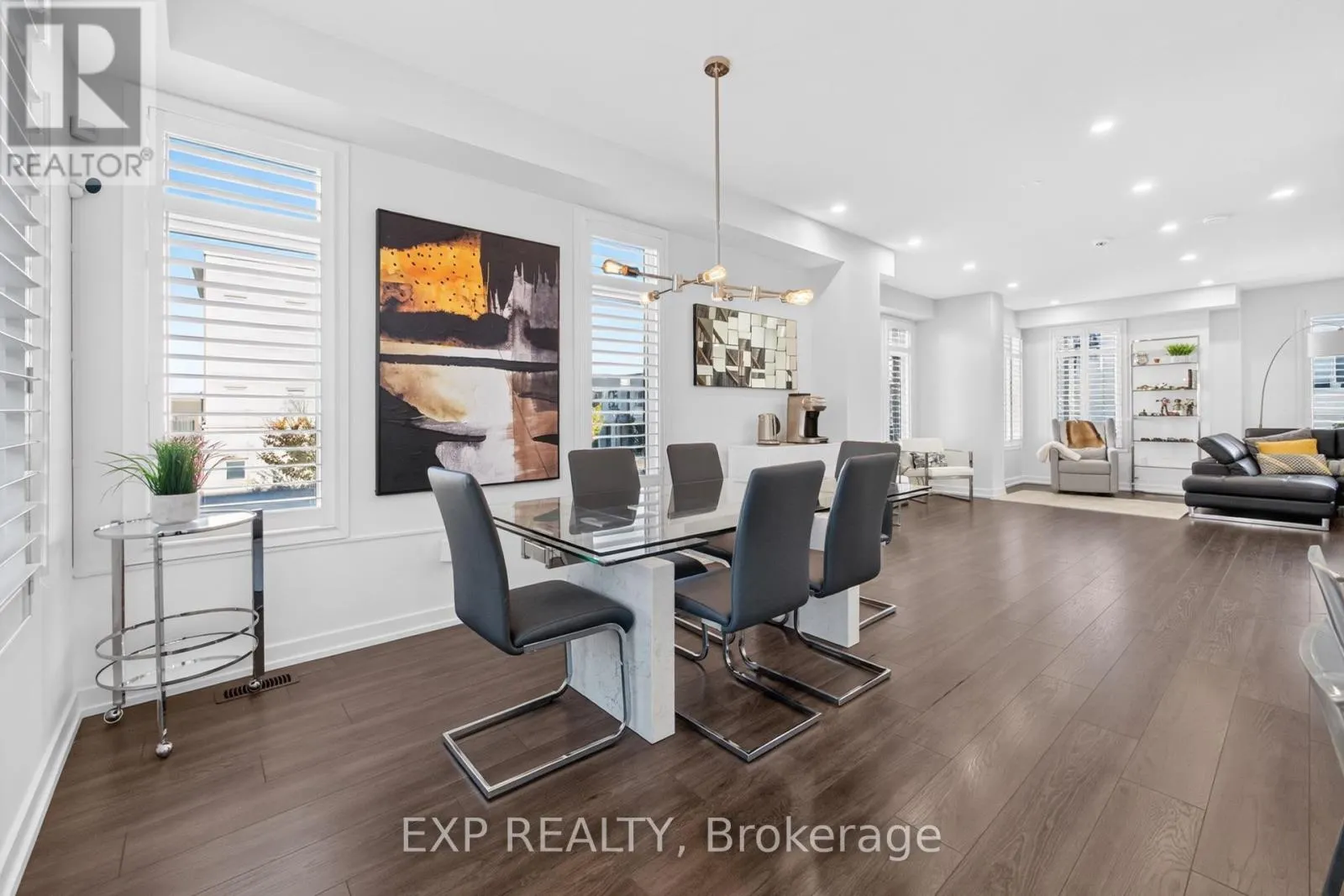 166 LOGANBERRY GATE