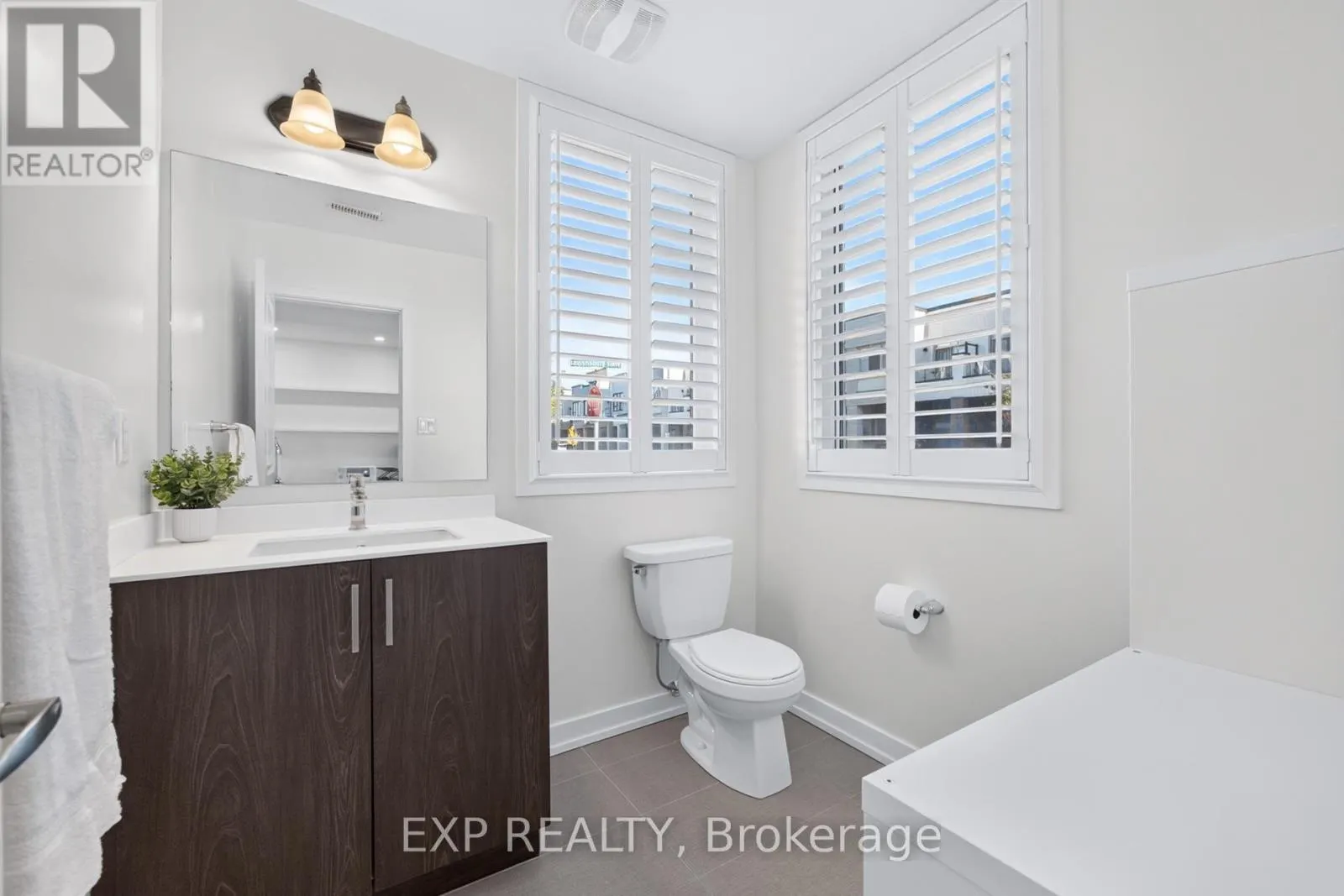 166 LOGANBERRY GATE