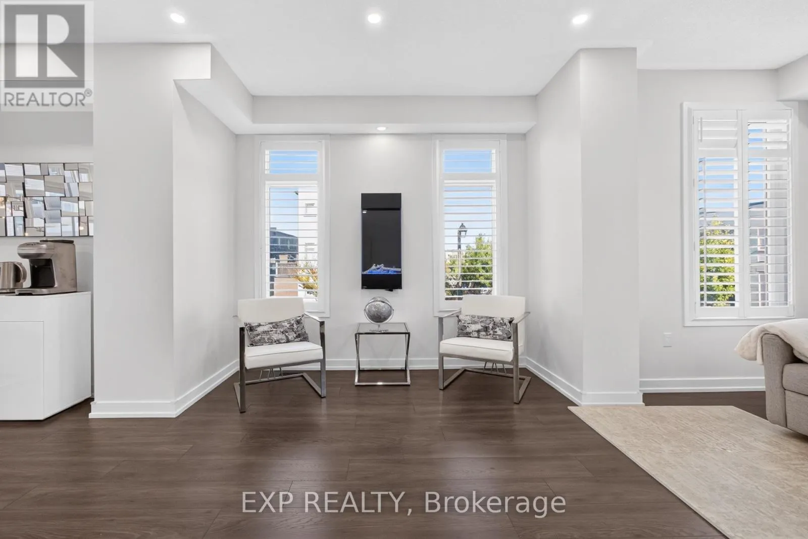 166 LOGANBERRY GATE