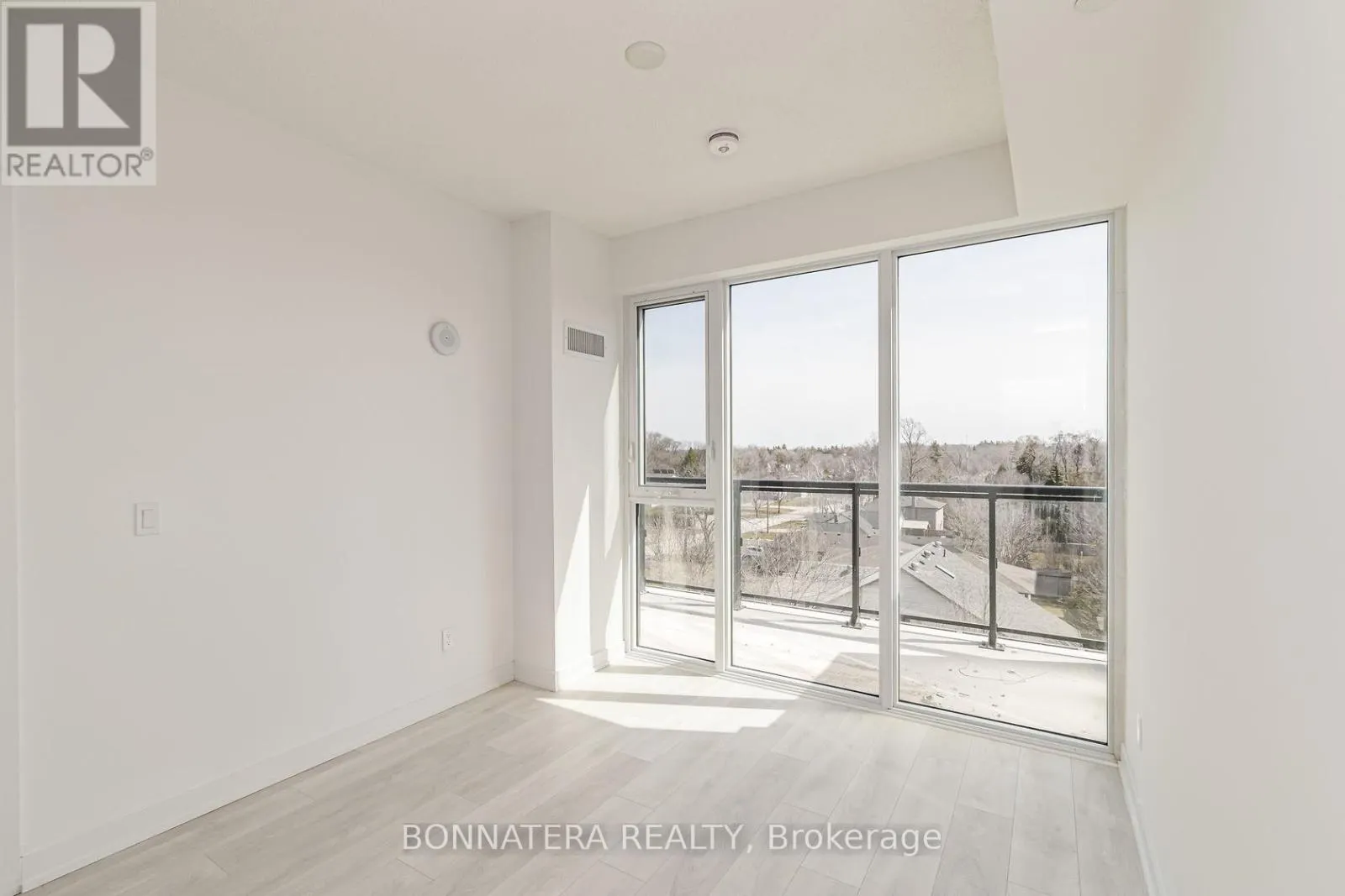 B635 - 1119 COOKE BOULEVARD