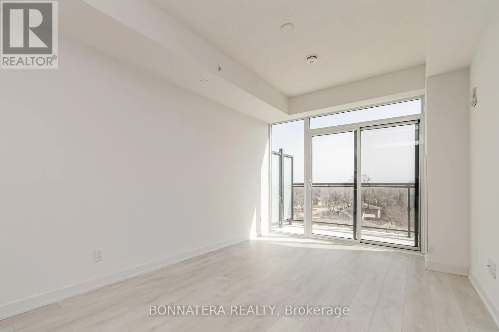 B635 - 1119 COOKE BOULEVARD