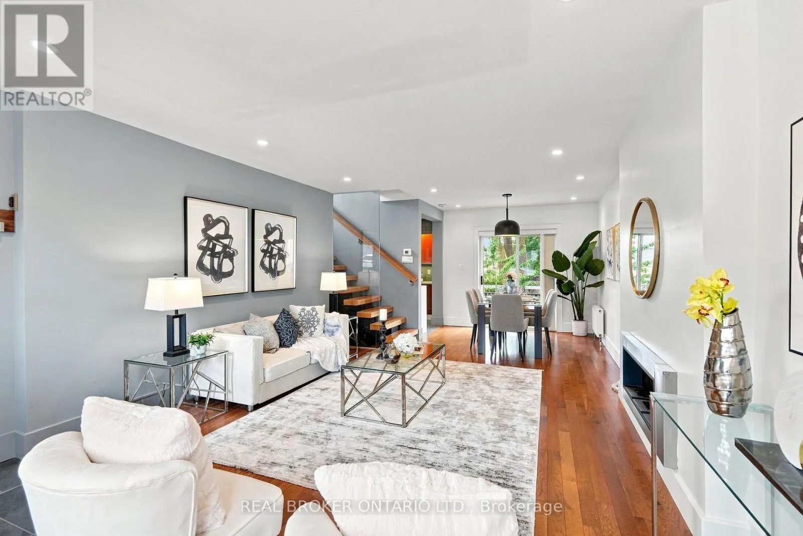 MAIN - 671 SCARLETT ROAD