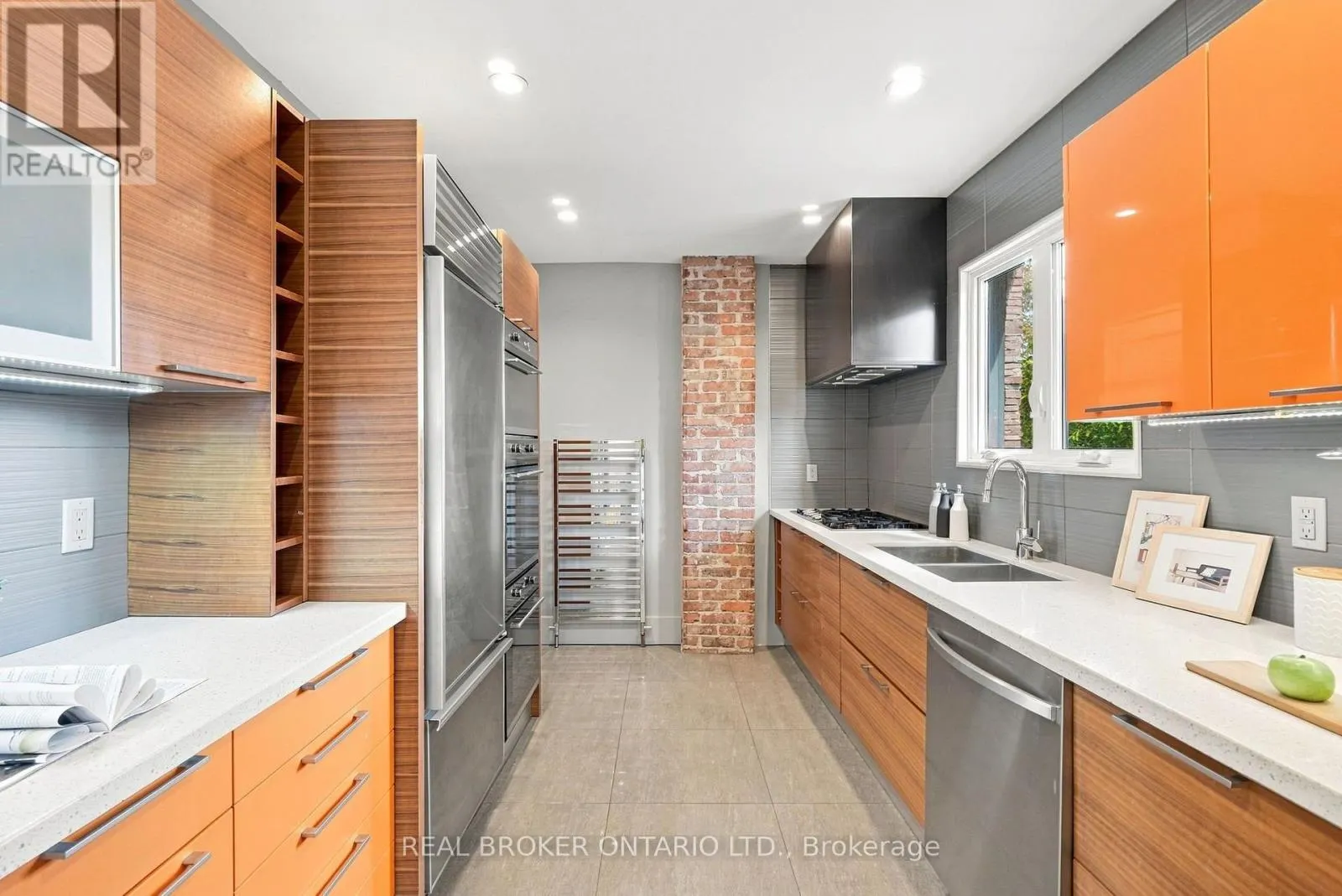 MAIN - 671 SCARLETT ROAD