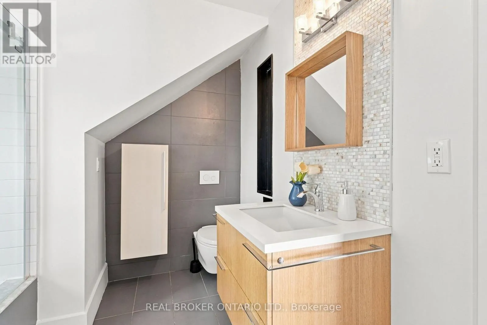 MAIN - 671 SCARLETT ROAD