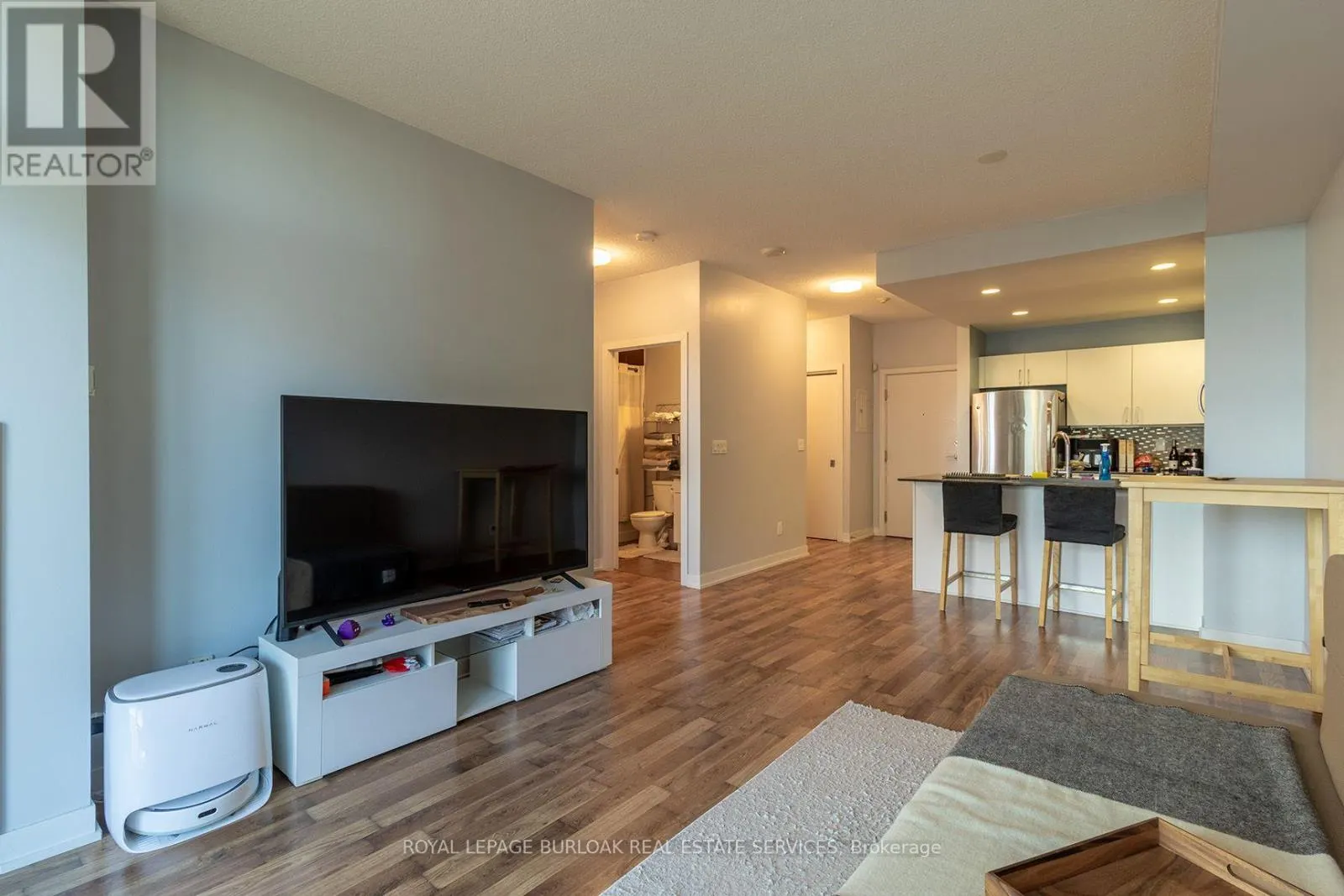 1408 - 551 MAPLE AVENUE