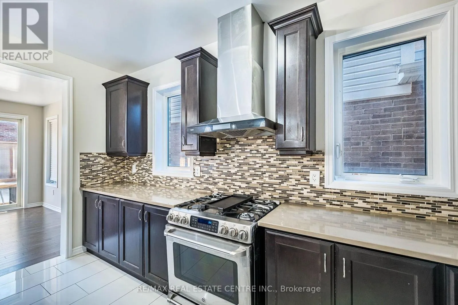 17 FEEDER STREET