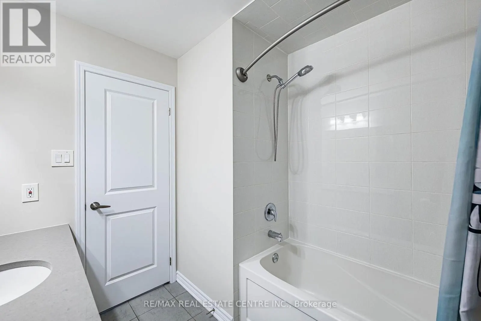 17 FEEDER STREET
