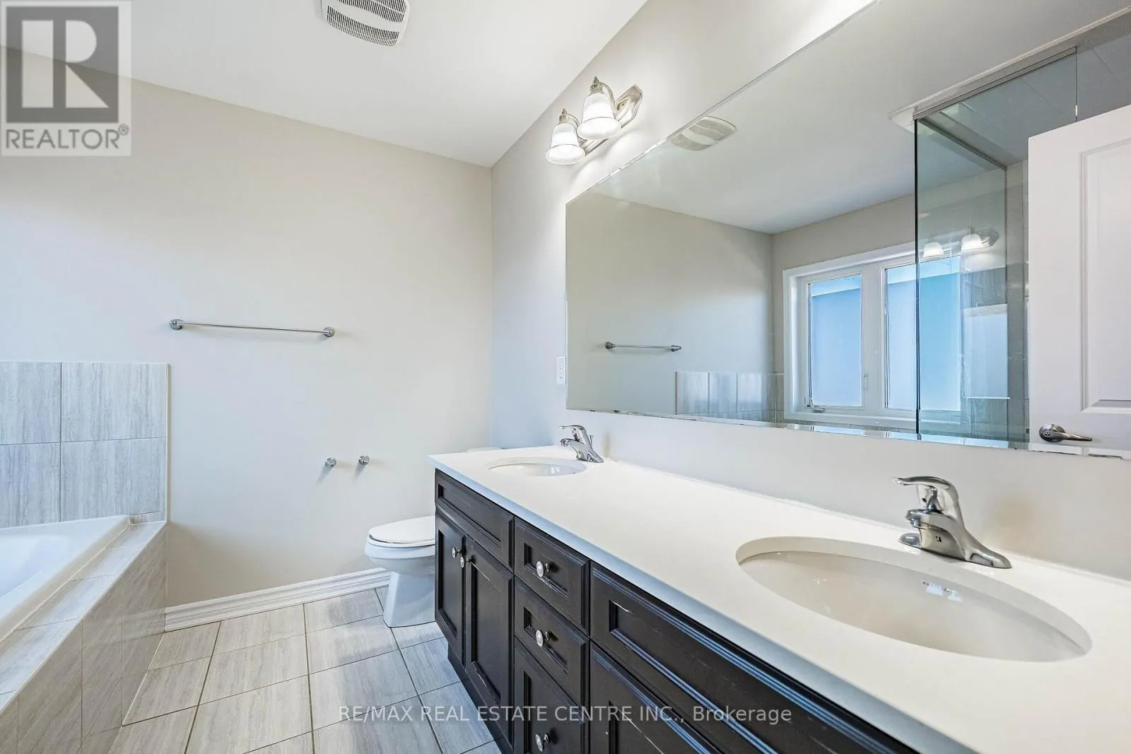 17 FEEDER STREET