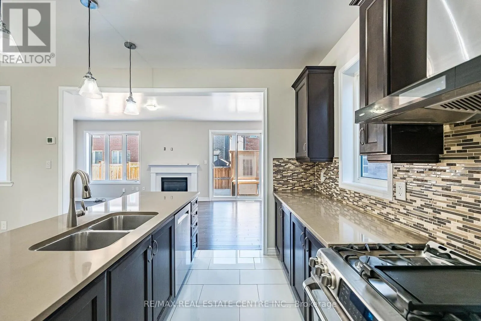 17 FEEDER STREET