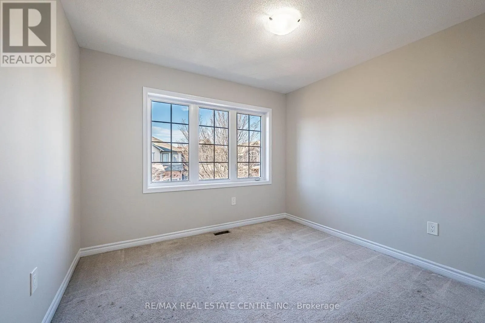 17 FEEDER STREET